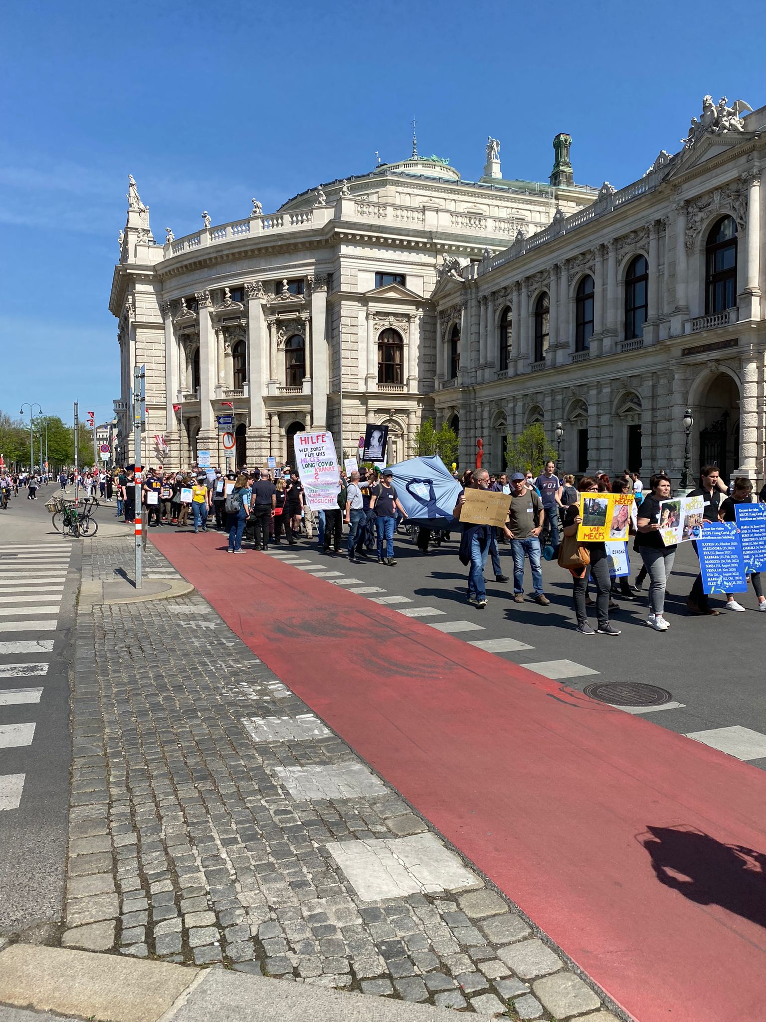 Demonstrationszug für Menschen mit ME/CFS und Long COVID in Wien