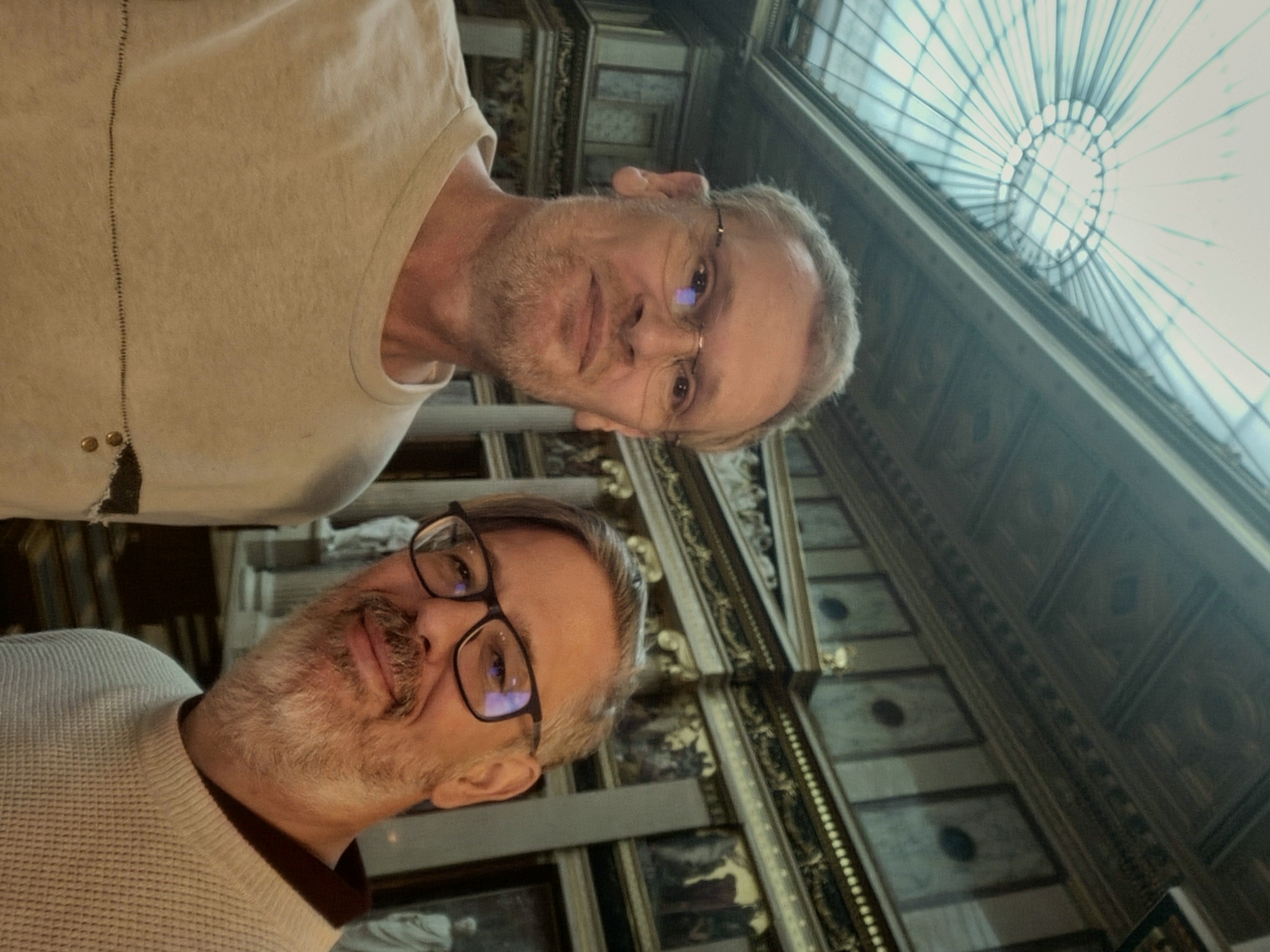Markus Feiertag mit Ralph Schallmeiner im Österreichischen Parlament