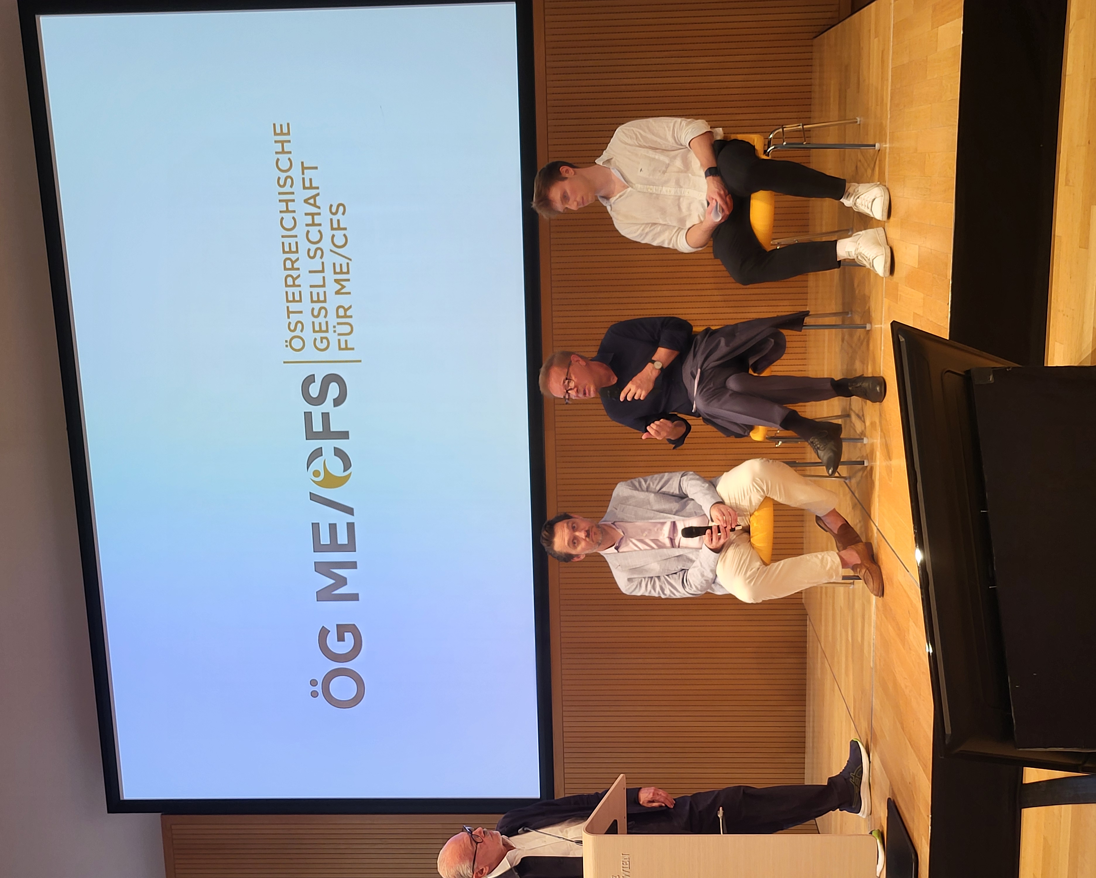 Podium beim ME/CFS-Symposium in Wien