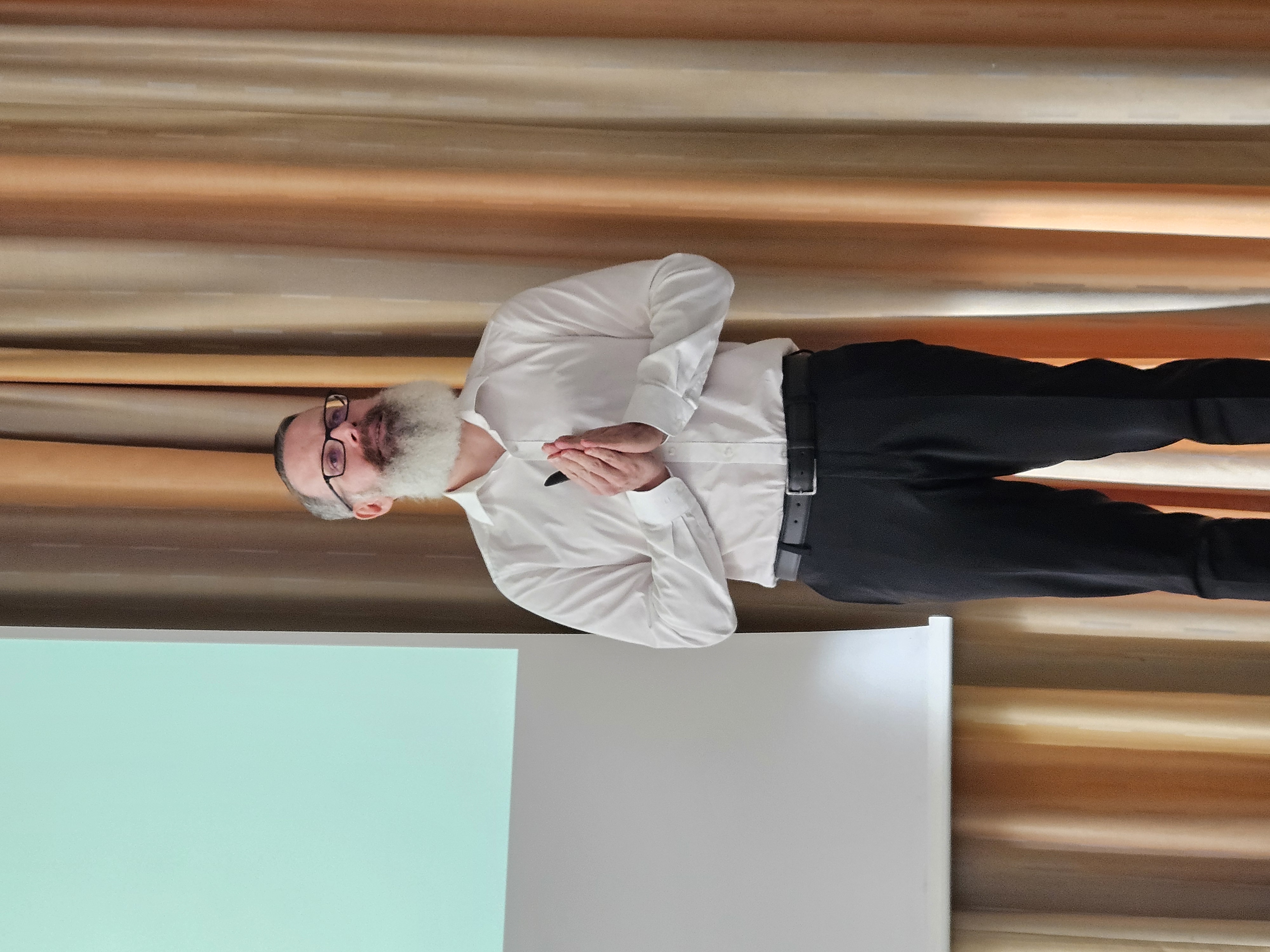 DDr. Markus Gole beim klinischen Symposium